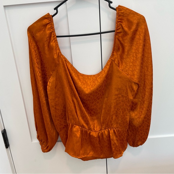 🧡🐆 GUESS LEOPARD PRINT TOP 🐆🧡 - Picture 7 of 7